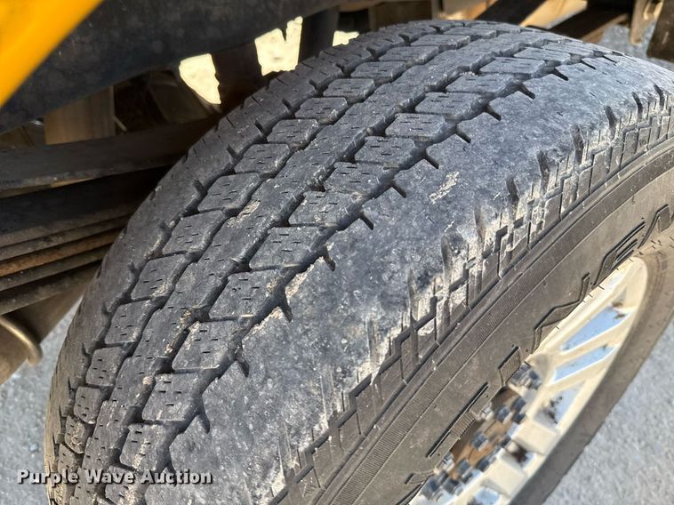 image for item EJ4514 2019 Ford F350 Super Duty utility bed pickup truck