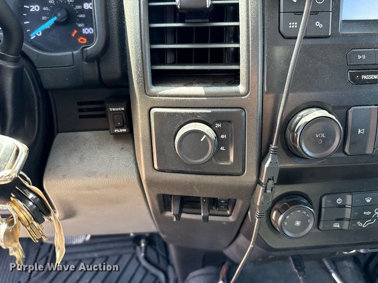 image for item EJ4517 2020 Ford F350 Super Duty XL utility bed pickup truck