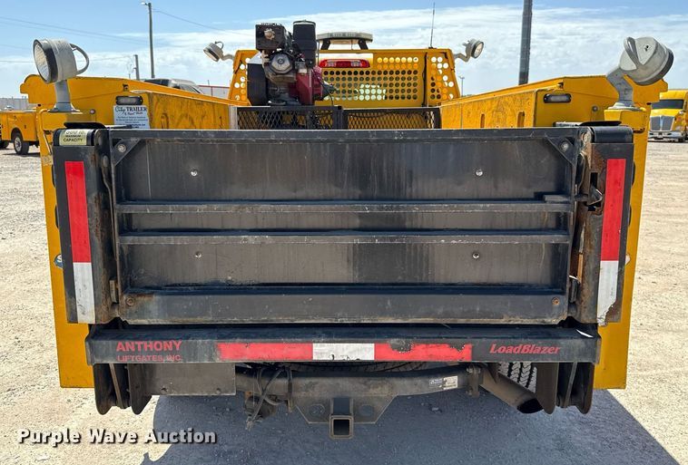 image for item EJ4518 2017 Chevrolet Silverado 3500HD utility bed pickup truck