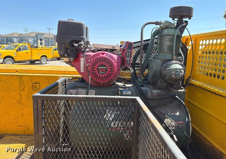 image for item EJ4518 2017 Chevrolet Silverado 3500HD utility bed pickup truck