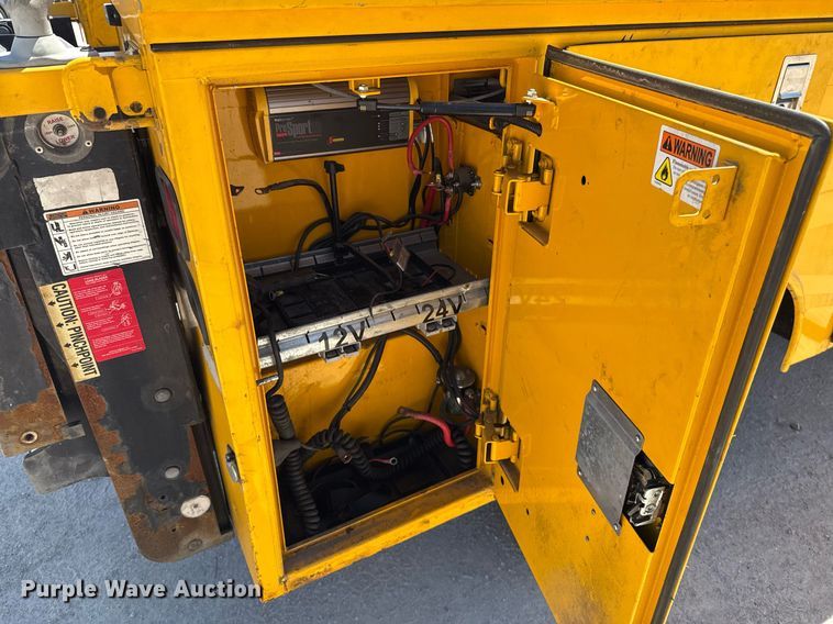 image for item EJ4518 2017 Chevrolet Silverado 3500HD utility bed pickup truck