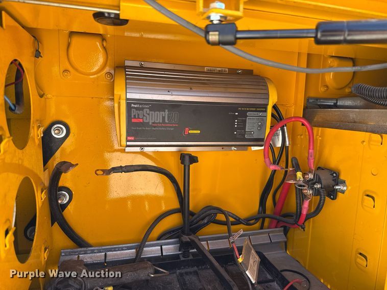 image for item EJ4518 2017 Chevrolet Silverado 3500HD utility bed pickup truck