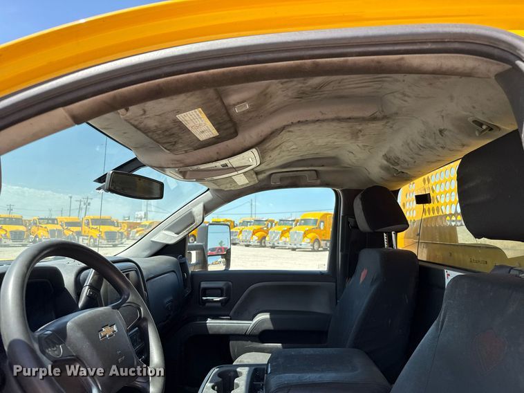 image for item EJ4518 2017 Chevrolet Silverado 3500HD utility bed pickup truck