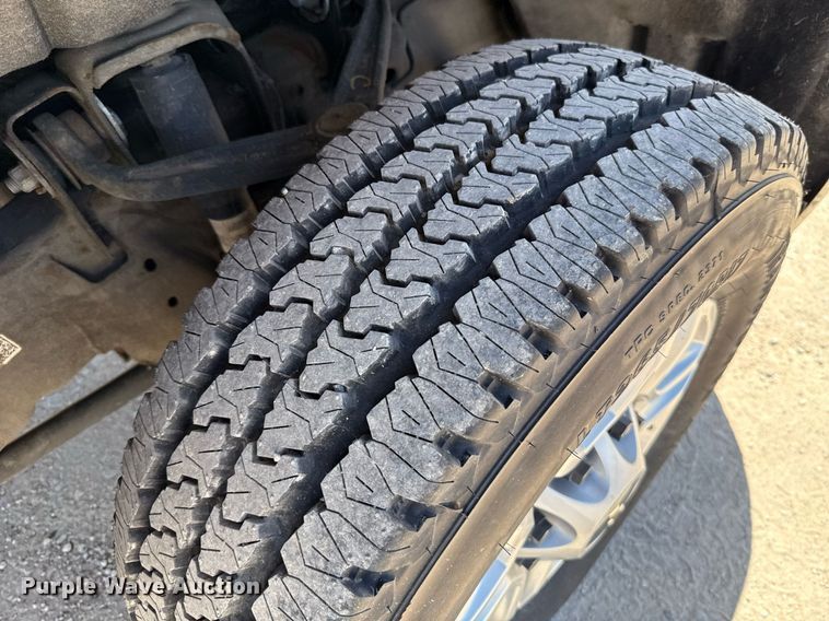 image for item EJ4518 2017 Chevrolet Silverado 3500HD utility bed pickup truck