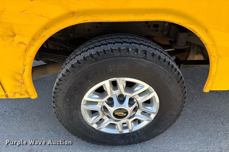 image for item EJ4518 2017 Chevrolet Silverado 3500HD utility bed pickup truck