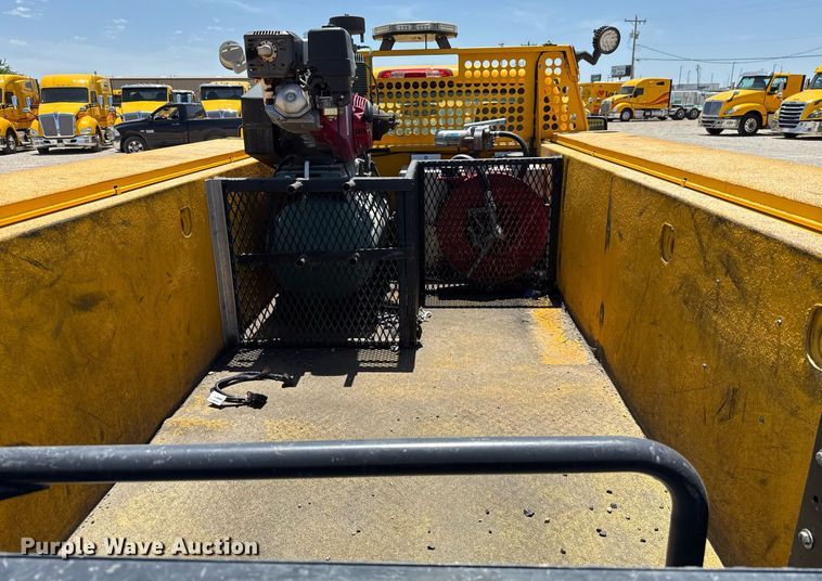 image for item EJ4520 2017 Chevrolet Silverado 3500HD utility bed pickup truck