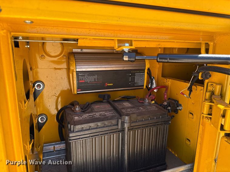 image for item EJ4520 2017 Chevrolet Silverado 3500HD utility bed pickup truck