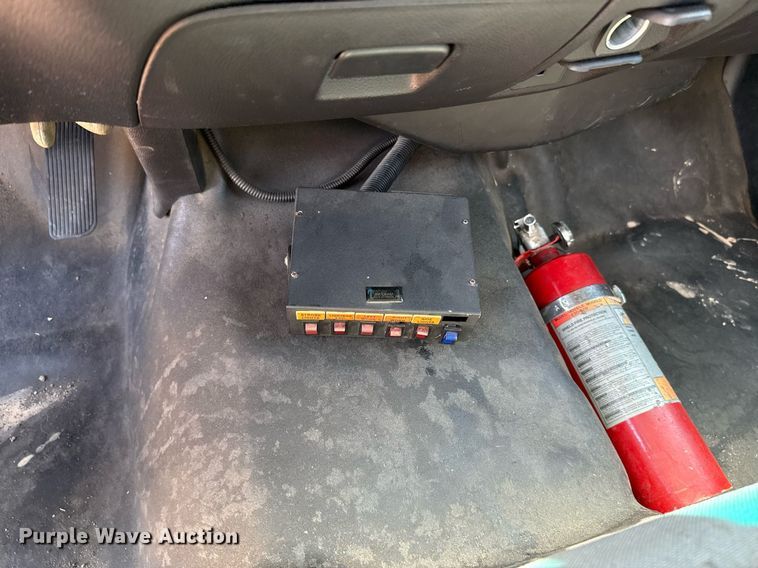 image for item EJ4520 2017 Chevrolet Silverado 3500HD utility bed pickup truck