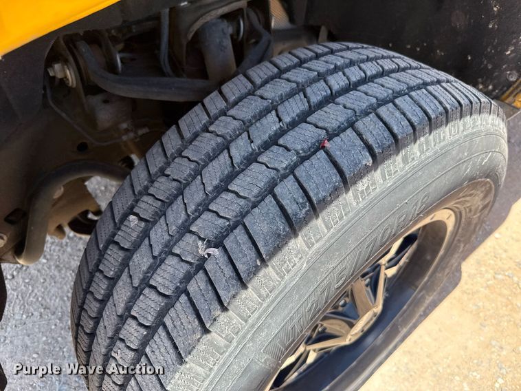 image for item EJ4520 2017 Chevrolet Silverado 3500HD utility bed pickup truck