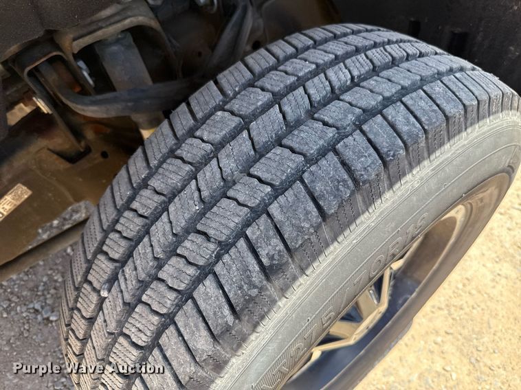 image for item EJ4520 2017 Chevrolet Silverado 3500HD utility bed pickup truck