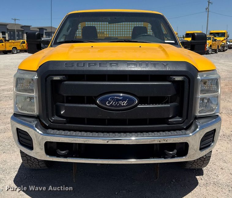 image for item EJ4521 2016 Ford F350 Super Duty utility bed pickup truck