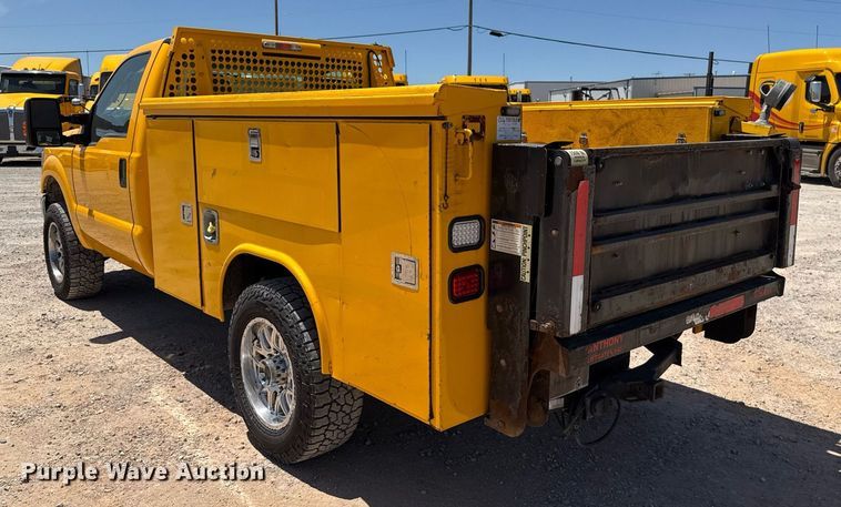 image for item EJ4521 2016 Ford F350 Super Duty utility bed pickup truck