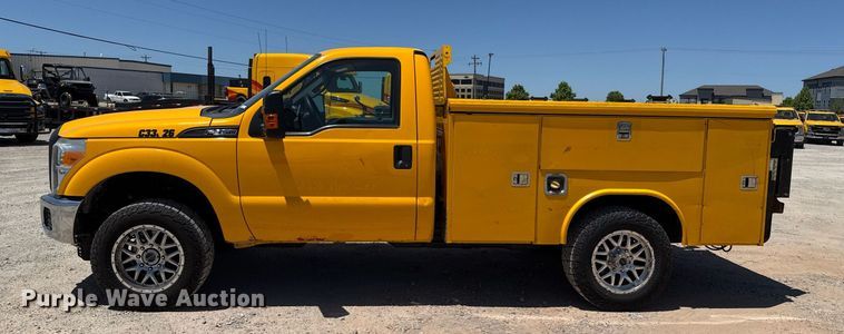 image for item EJ4521 2016 Ford F350 Super Duty utility bed pickup truck