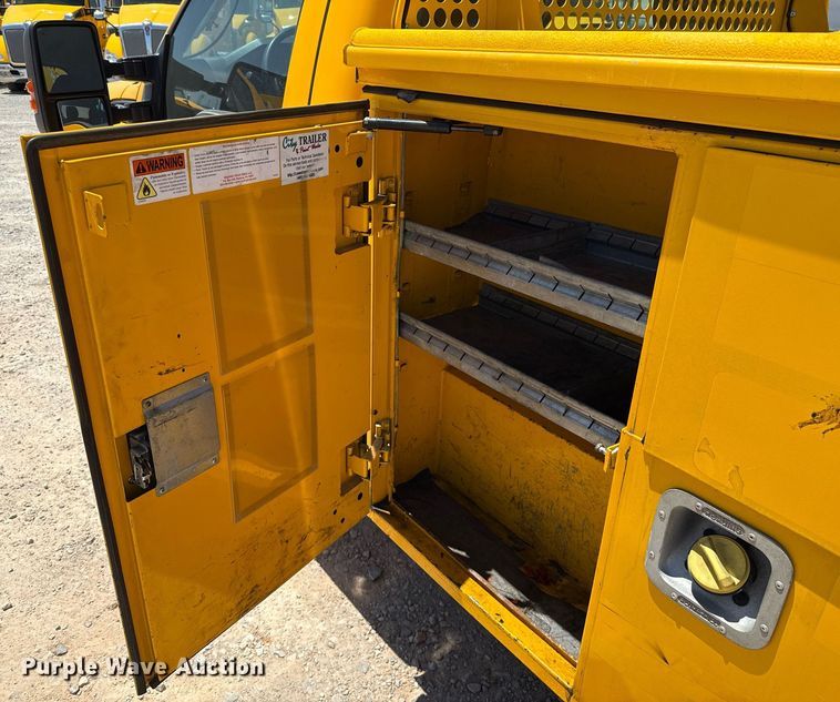 image for item EJ4521 2016 Ford F350 Super Duty utility bed pickup truck