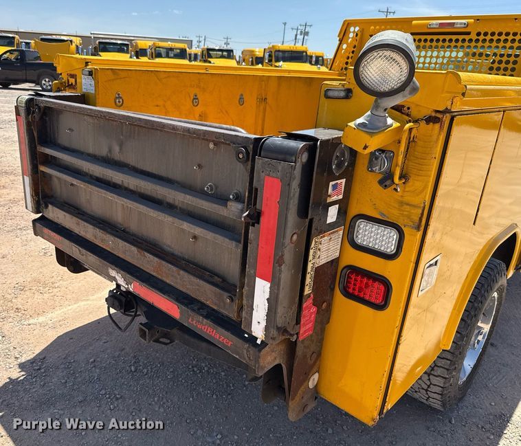 image for item EJ4521 2016 Ford F350 Super Duty utility bed pickup truck