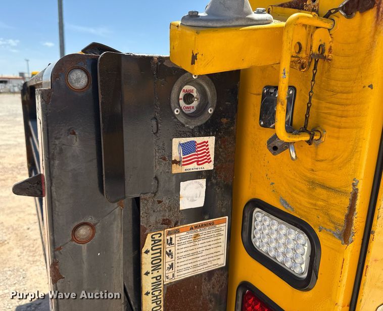 image for item EJ4521 2016 Ford F350 Super Duty utility bed pickup truck