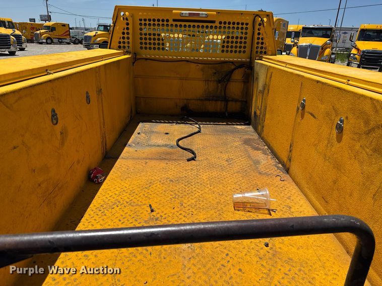 image for item EJ4521 2016 Ford F350 Super Duty utility bed pickup truck