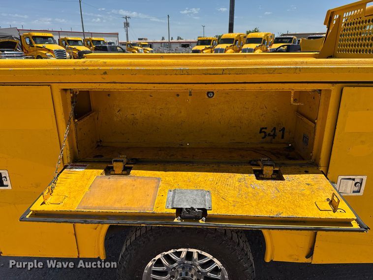 image for item EJ4521 2016 Ford F350 Super Duty utility bed pickup truck