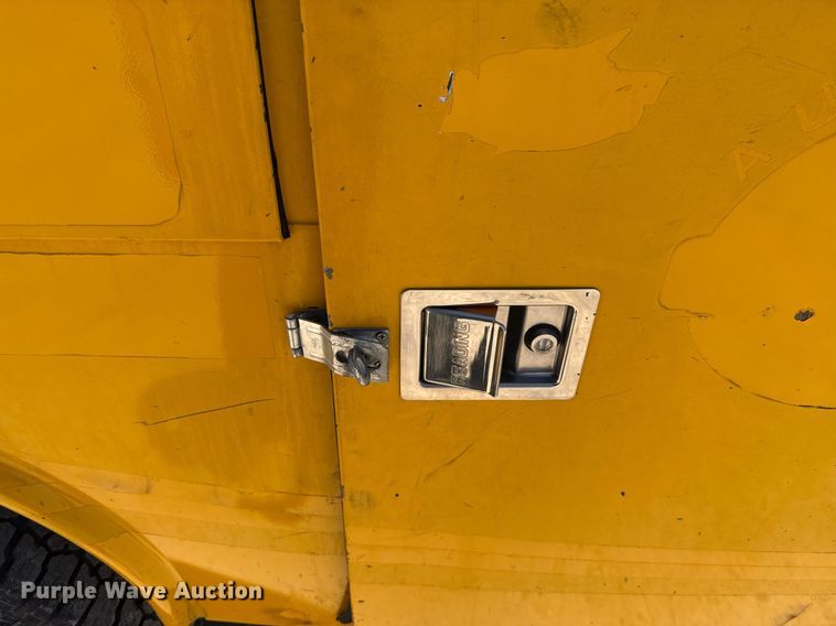 image for item EJ4521 2016 Ford F350 Super Duty utility bed pickup truck