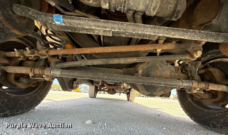 image for item EJ4521 2016 Ford F350 Super Duty utility bed pickup truck