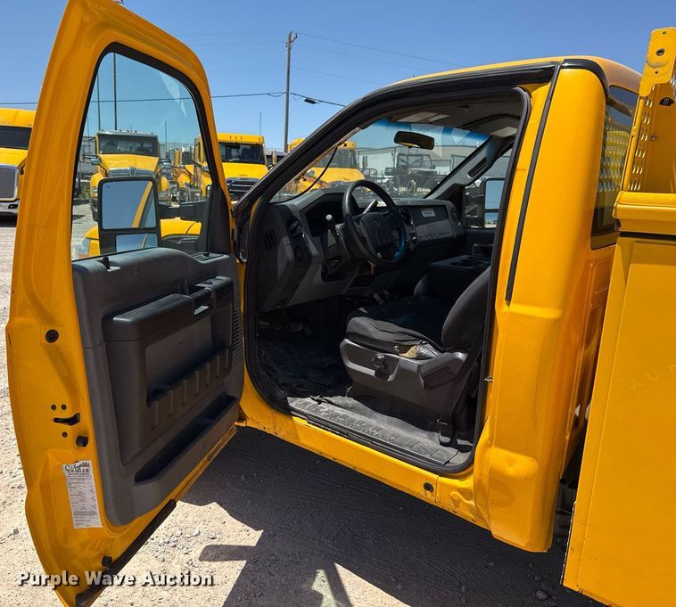 image for item EJ4521 2016 Ford F350 Super Duty utility bed pickup truck