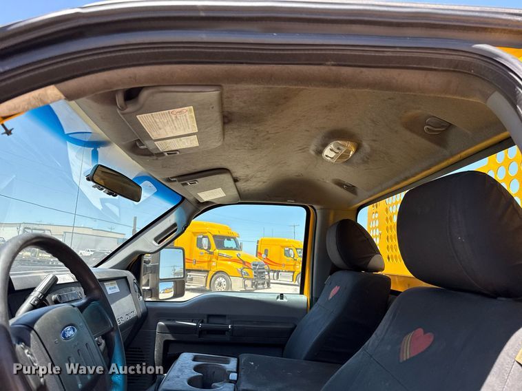 image for item EJ4521 2016 Ford F350 Super Duty utility bed pickup truck