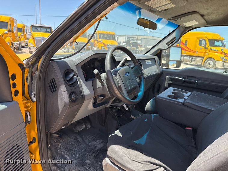 image for item EJ4521 2016 Ford F350 Super Duty utility bed pickup truck