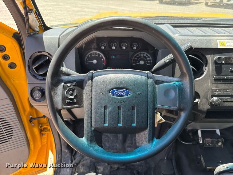 image for item EJ4521 2016 Ford F350 Super Duty utility bed pickup truck