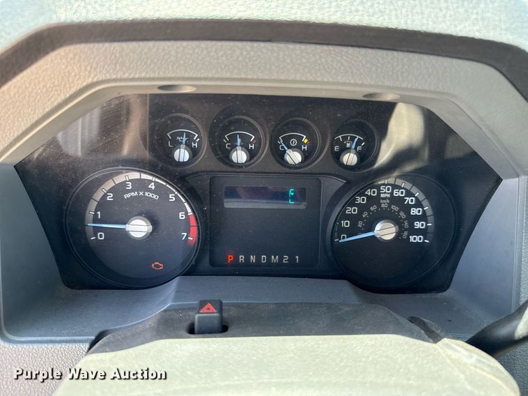 image for item EJ4521 2016 Ford F350 Super Duty utility bed pickup truck