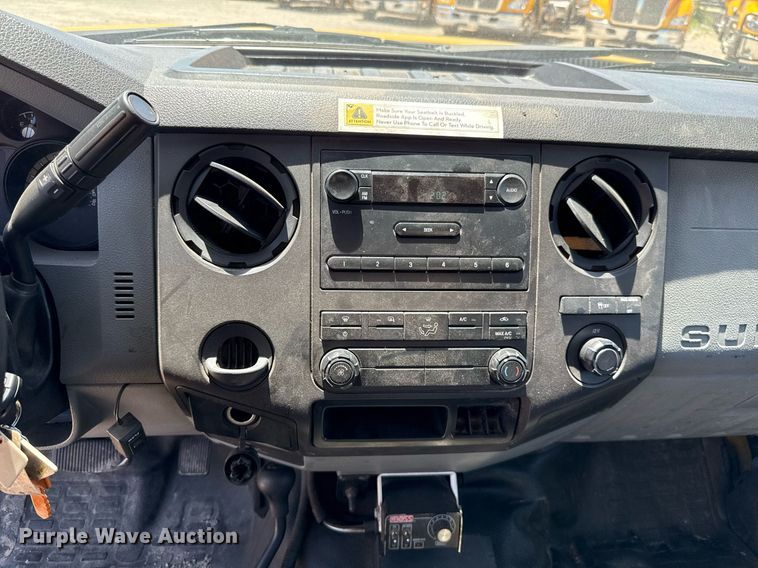 image for item EJ4521 2016 Ford F350 Super Duty utility bed pickup truck