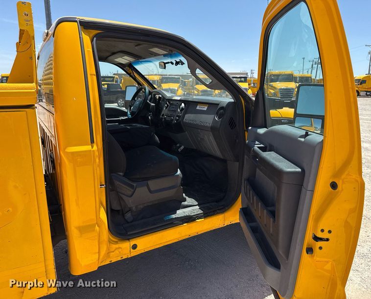 image for item EJ4521 2016 Ford F350 Super Duty utility bed pickup truck