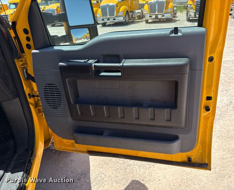 image for item EJ4521 2016 Ford F350 Super Duty utility bed pickup truck