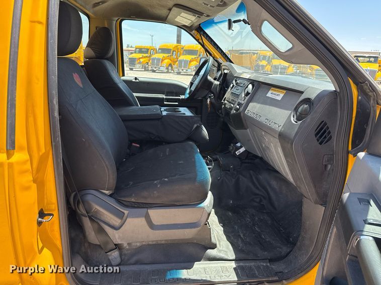 image for item EJ4521 2016 Ford F350 Super Duty utility bed pickup truck