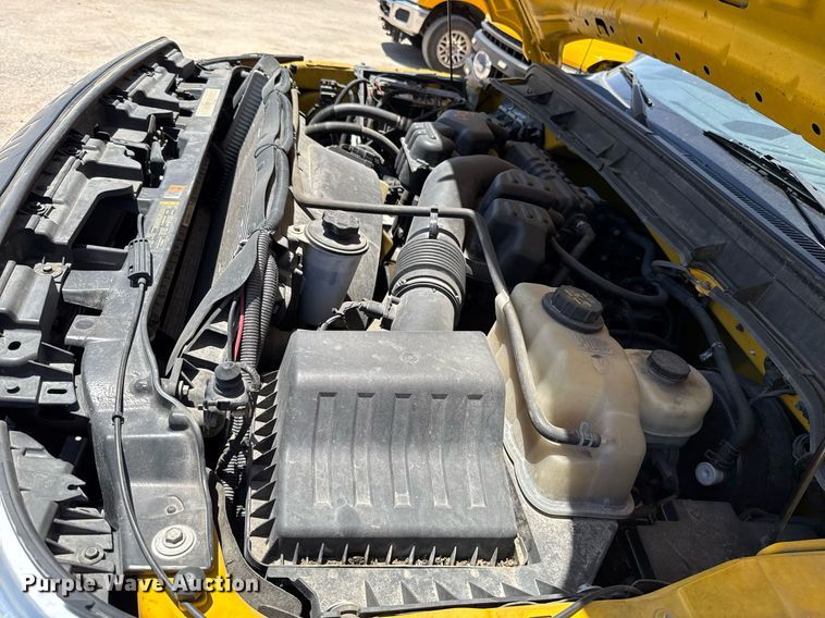 image for item EJ4521 2016 Ford F350 Super Duty utility bed pickup truck