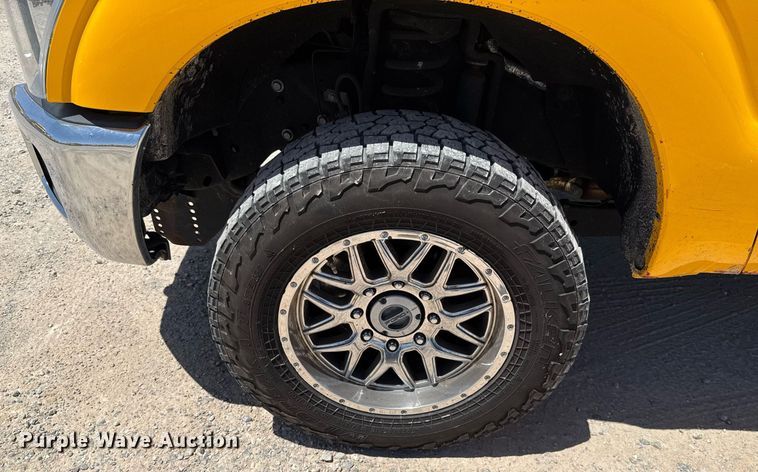 image for item EJ4521 2016 Ford F350 Super Duty utility bed pickup truck