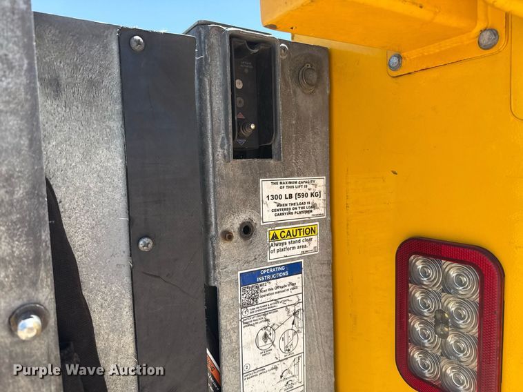 image for item EJ4523 2019 Ford F350 Super Duty XL utility bed pickup truck