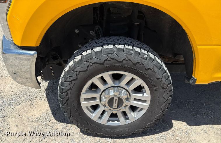 image for item EJ4523 2019 Ford F350 Super Duty XL utility bed pickup truck