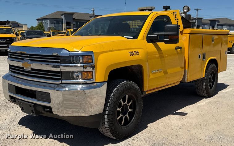 image for item EJ4524 2018 Chevrolet Silverado 3500HD utility bed pickup truck