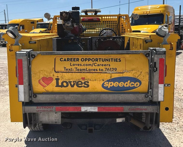 image for item EJ4524 2018 Chevrolet Silverado 3500HD utility bed pickup truck