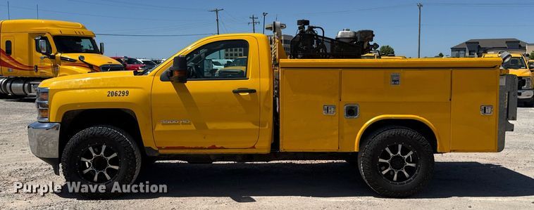 image for item EJ4524 2018 Chevrolet Silverado 3500HD utility bed pickup truck