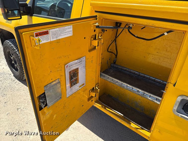 image for item EJ4524 2018 Chevrolet Silverado 3500HD utility bed pickup truck