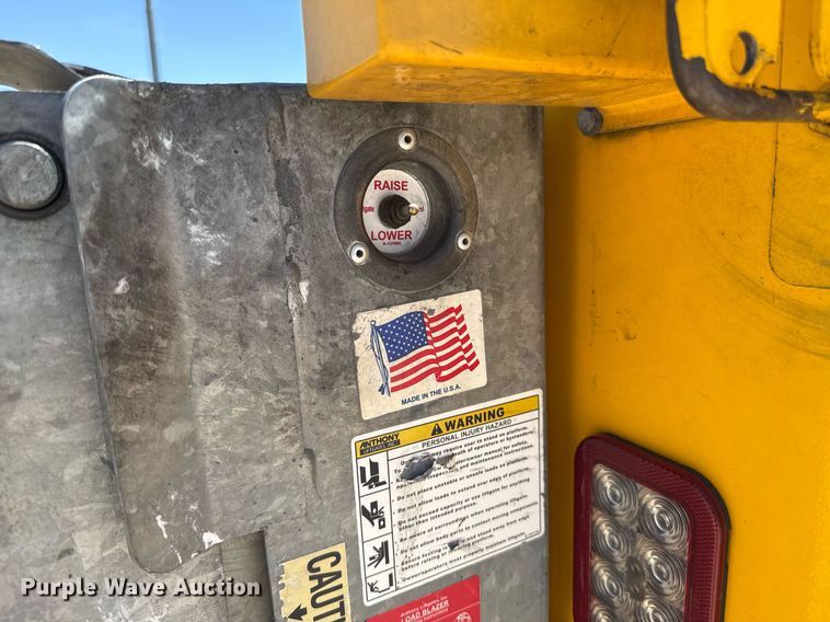 image for item EJ4524 2018 Chevrolet Silverado 3500HD utility bed pickup truck