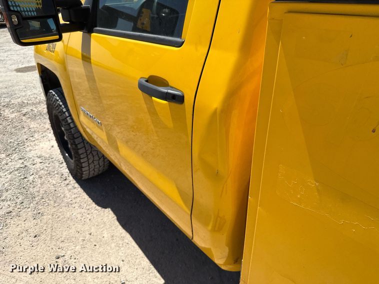 image for item EJ4524 2018 Chevrolet Silverado 3500HD utility bed pickup truck