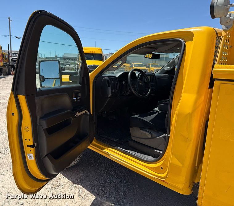image for item EJ4524 2018 Chevrolet Silverado 3500HD utility bed pickup truck