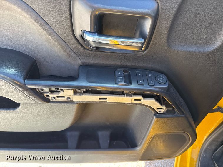 image for item EJ4524 2018 Chevrolet Silverado 3500HD utility bed pickup truck