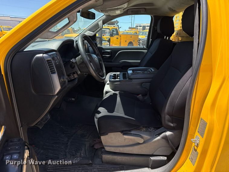 image for item EJ4524 2018 Chevrolet Silverado 3500HD utility bed pickup truck