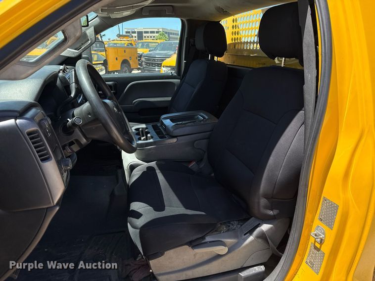 image for item EJ4524 2018 Chevrolet Silverado 3500HD utility bed pickup truck