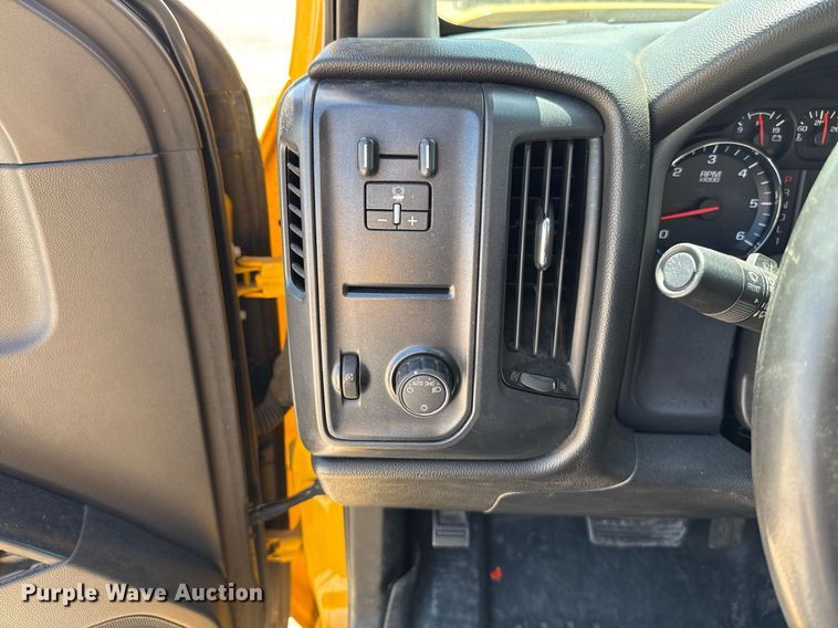 image for item EJ4524 2018 Chevrolet Silverado 3500HD utility bed pickup truck