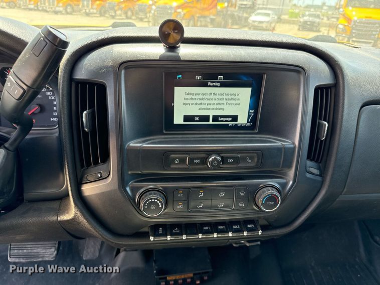 image for item EJ4524 2018 Chevrolet Silverado 3500HD utility bed pickup truck