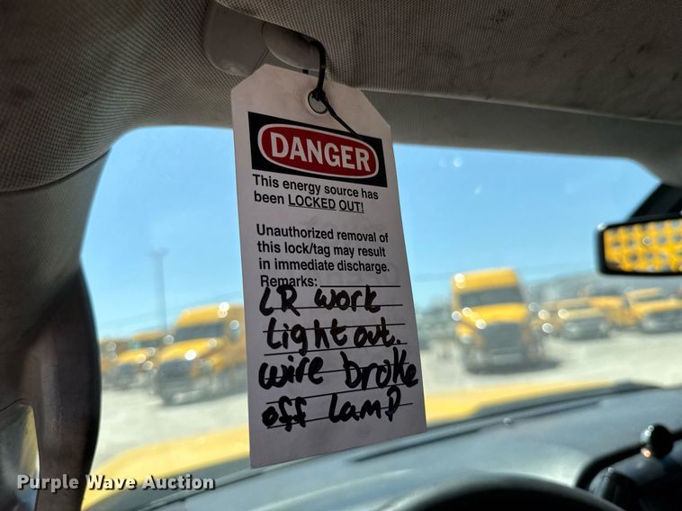 image for item EJ4524 2018 Chevrolet Silverado 3500HD utility bed pickup truck